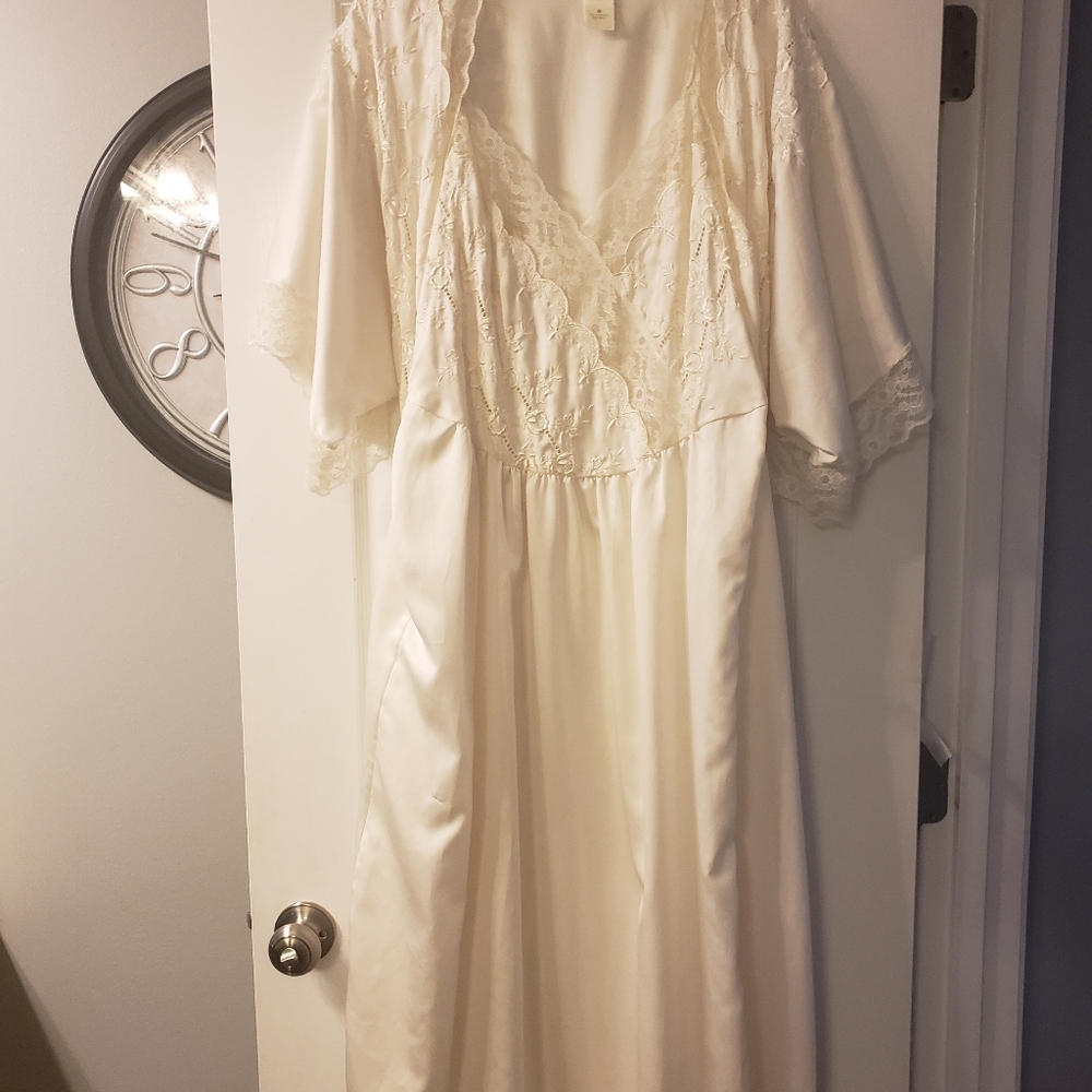Victoria's Secret long robe & gown made in USA L for special evening, honeymoon